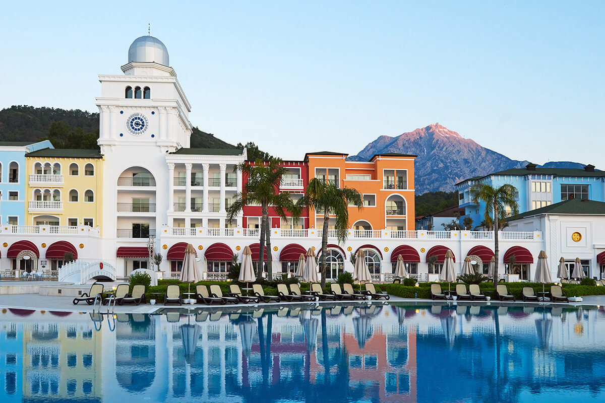 Club La Costa World Welcomes Back Guests
